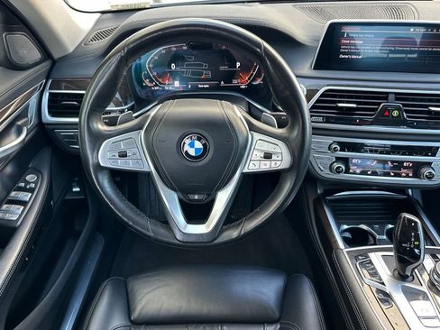 Used 2022 BMW 740i w/ Premium Package RWD image 15