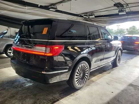 Used 2020 Lincoln Navigator Black Label w/ Cargo Convenience Package image 2