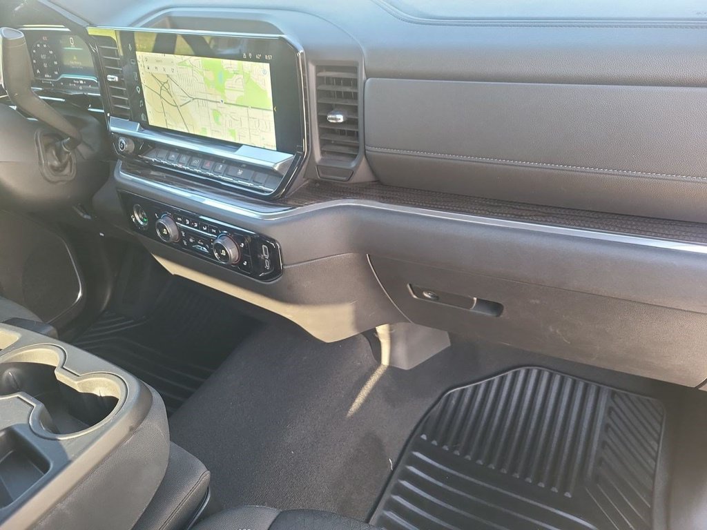 Used 2024 Chevrolet Silverado 1500 LT AWD/4WD image 35
