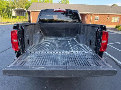 Used 2019 Chevrolet Colorado W/T w/ WT Convenience Package RWD image 9