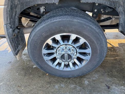 Used 2022 Ford F250 Lariat w/ Lariat Ultimate Package image 11