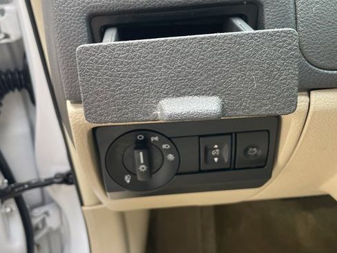 Used 2011 Ford Fusion SEL image 8