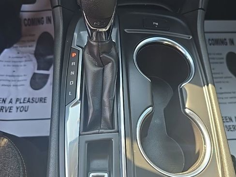 Used 2023 Chevrolet Equinox LT w/ Driver Convenience Package image 13