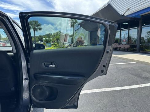 Used 2022 Honda HR-V LX image 40