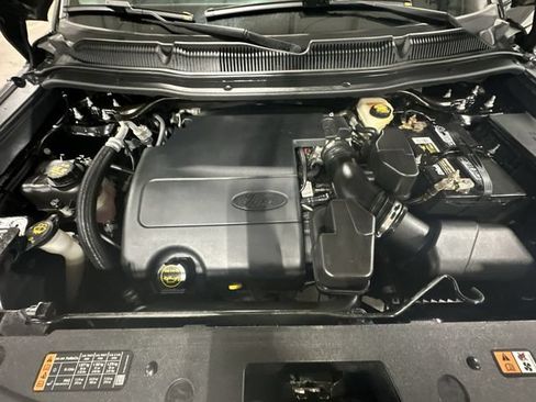 Used 2017 Ford Explorer XLT w/ Equipment Group 202A FWD image 22