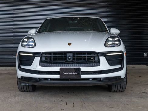 Certified 2024 Porsche Macan AWD/4WD image 10