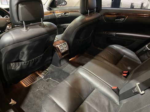 Used 2009 Mercedes-Benz S 550 S 550 w/ Sport Pkg image 4