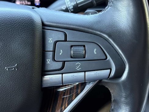 Used 2023 Cadillac Escalade Premium Luxury w/ Performance Package AWD/4WD image 37