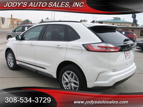 Used 2024 Ford Edge SE w/ Black Appearance Package AWD/4WD image 25