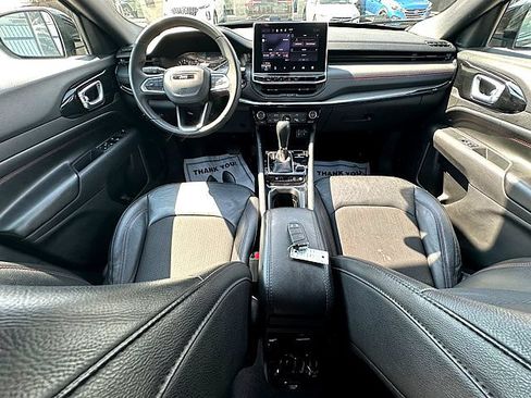 Used 2025 Jeep Compass Trailhawk AWD/4WD image 15