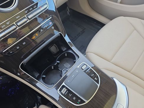 Used 2022 Mercedes-Benz GLC 300 image 25