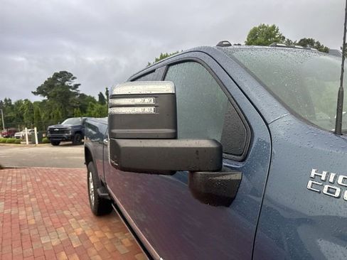 Used 2024 Chevrolet Silverado 2500 High Country w/ High Country Premium Package AWD/4WD image 18