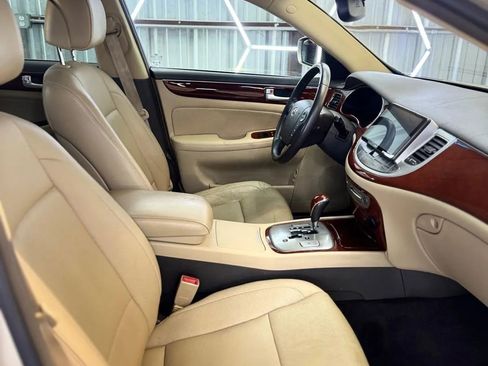 Used 2012 Hyundai Genesis 3.8 image 38