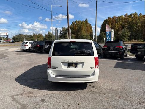 Used 2012 Dodge Grand Caravan Crew image 6