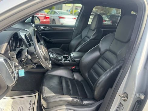 Used 2011 Porsche Cayenne Turbo AWD/4WD image 33