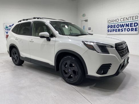 Used 2024 Subaru Forester Limited AWD/4WD image 2