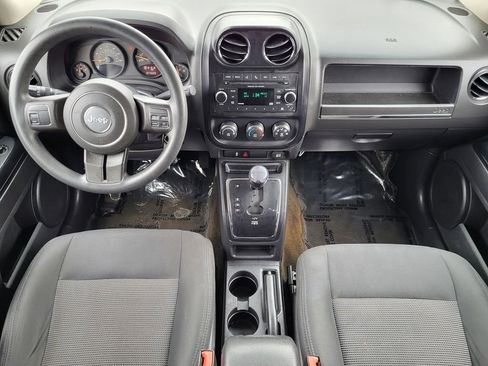 Used 2016 Jeep Patriot Sport w/ Power Value Group image 13