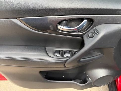 Used 2017 Nissan Rogue S FWD image 14