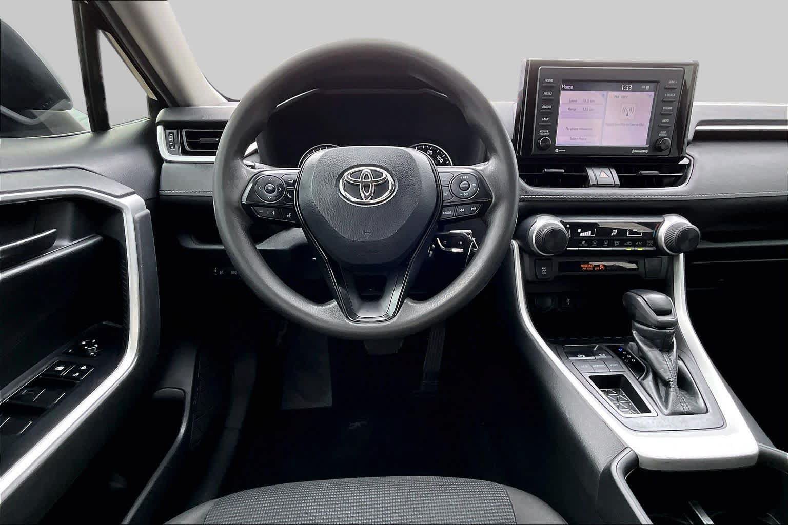 Used 2022 Toyota RAV4 LE FWD image 5