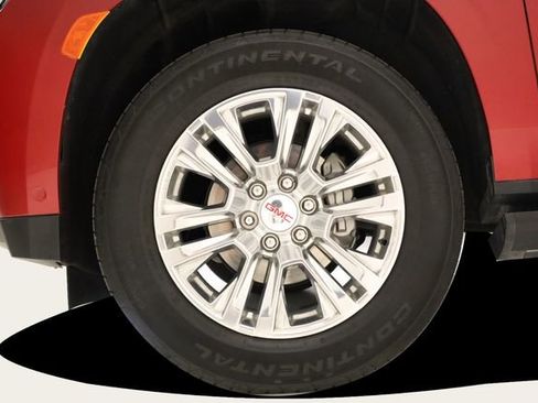 Used 2024 GMC Yukon XL Denali w/ Advanced Technology Package image 9