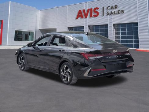Used 2025 Hyundai Elantra SEL FWD image 9
