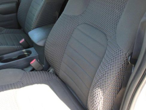 Used 2018 Nissan Frontier SV image 20