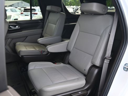 Used 2022 Chevrolet Tahoe LT w/ Luxury Package RWD image 31