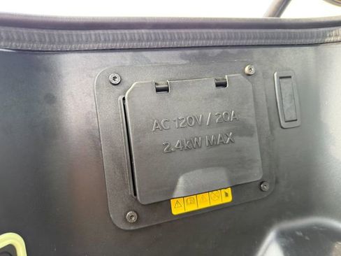 Used 2023 Ford F150 Lightning Platinum image 48