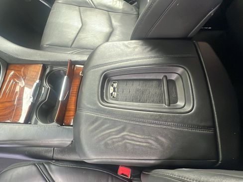 Used 2015 Cadillac Escalade Premium AWD/4WD image 12