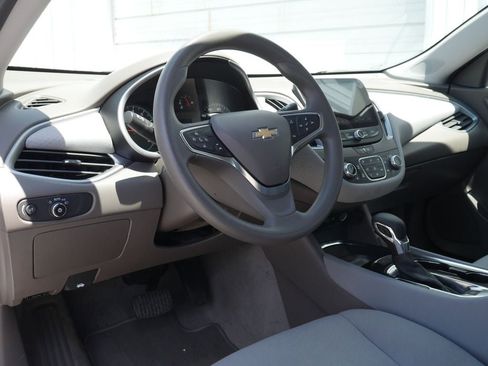 Used 2025 Chevrolet Malibu LT FWD image 10