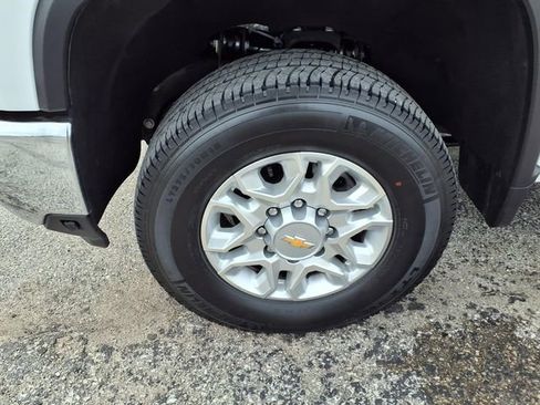 Used 2025 Chevrolet Silverado 3500 LTZ w/ LTZ Convenience Package AWD/4WD image 46