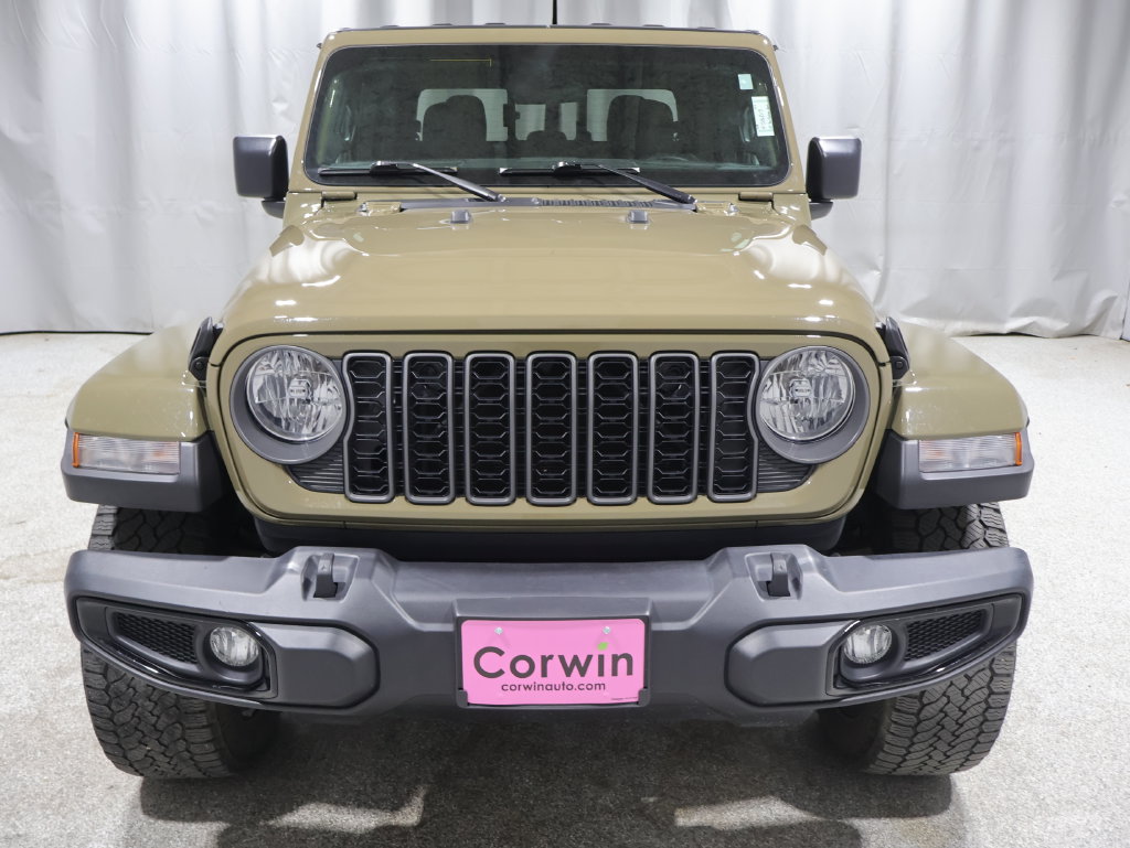 Used 2025 Jeep Gladiator Sport AWD/4WD image 9