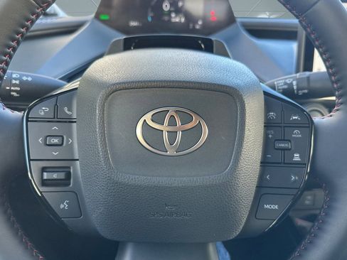 Used 2025 Toyota Prius Plug-In Hybrid image 15