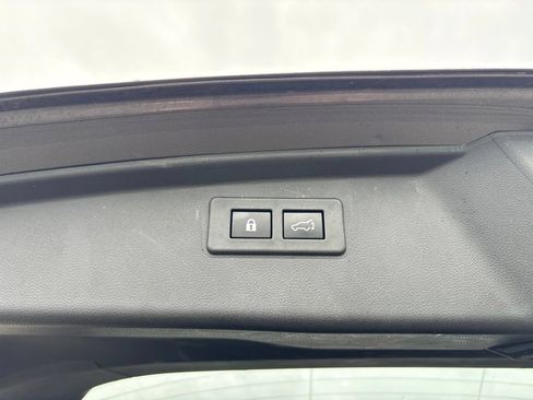 Used 2023 Subaru Outback Touring XT AWD/4WD image 11