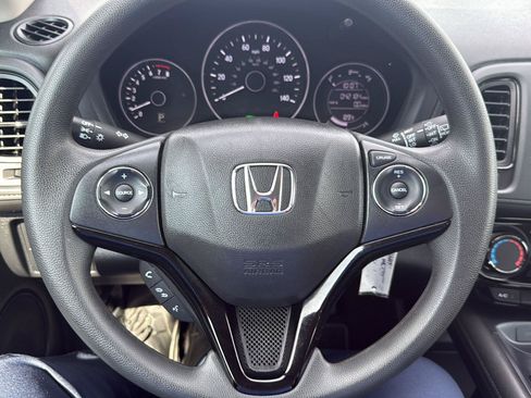 Used 2021 Honda HR-V LX image 14