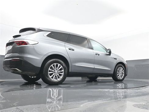 Used 2024 Buick Enclave Premium image 29