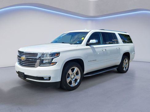 Used 2017 Chevrolet Suburban Premier AWD/4WD image 7