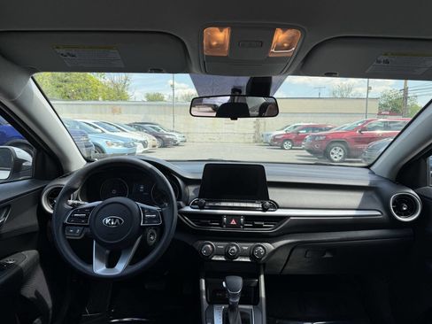Used 2020 Kia Forte LXS FWD image 13