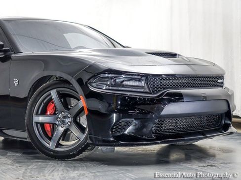 Used 2018 Dodge Charger SRT Hellcat w/ Harman/Kardon Audio Group image 2