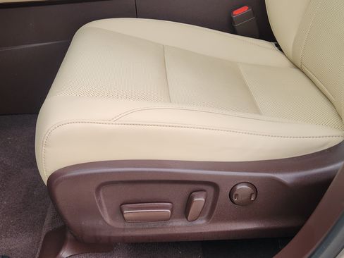 Certified 2020 Lexus RX 450hL AWD w/ Premium Package image 33