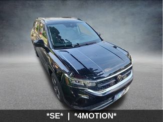 Used 2024 Volkswagen Taos SE w/ Panoramic Sunroof Package image 1