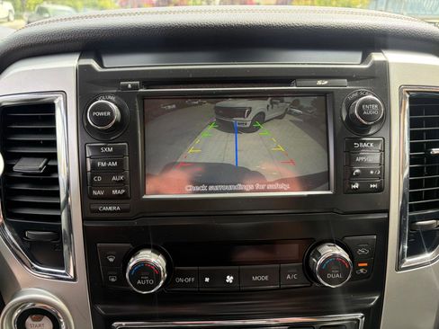 Used 2018 Nissan Titan SL w/ Chrome Package AWD/4WD image 21
