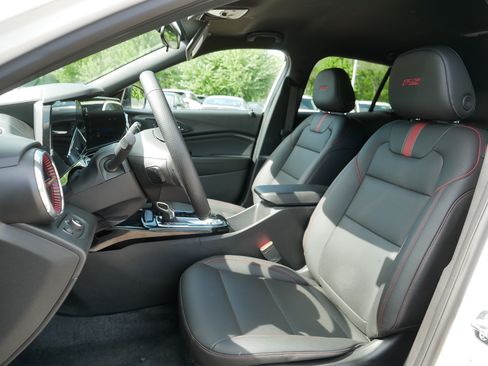 Used 2025 Chevrolet Trax RS w/ Driver Confidence Package FWD image 33