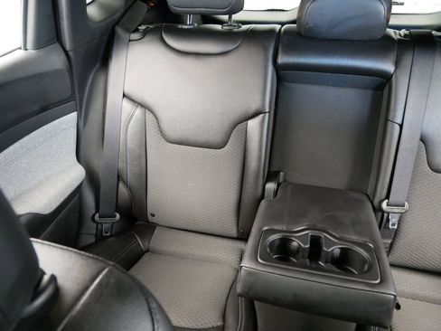 Certified 2025 Jeep Compass Latitude image 20