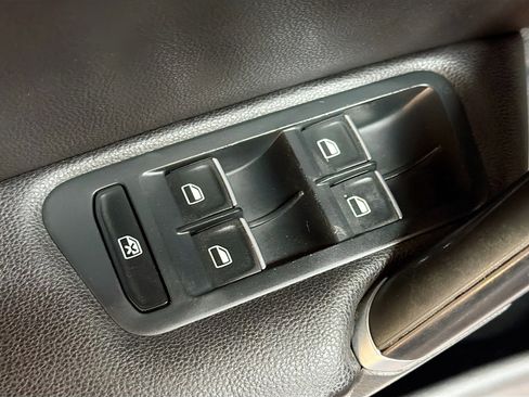 Used 2015 Volkswagen Golf TDI SEL image 15