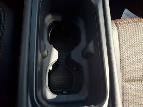 New 2026 Nissan Kicks SR AWD/4WD image 15