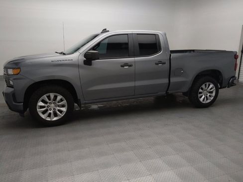 Used 2020 Chevrolet Silverado 1500 Custom w/ Custom Value Package RWD image 2