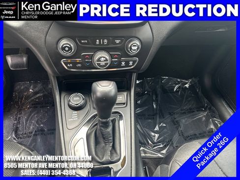 Used 2019 Jeep Cherokee Limited AWD/4WD image 18