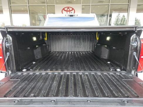 Certified 2025 Toyota Tacoma TRD Off-Road AWD/4WD image 13