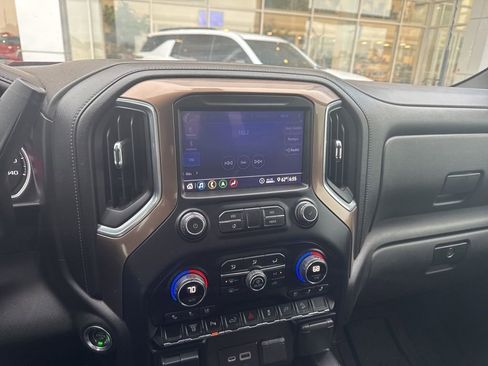 Used 2020 Chevrolet Silverado 2500 High Country w/ Z71 Off-Road Package AWD/4WD image 17